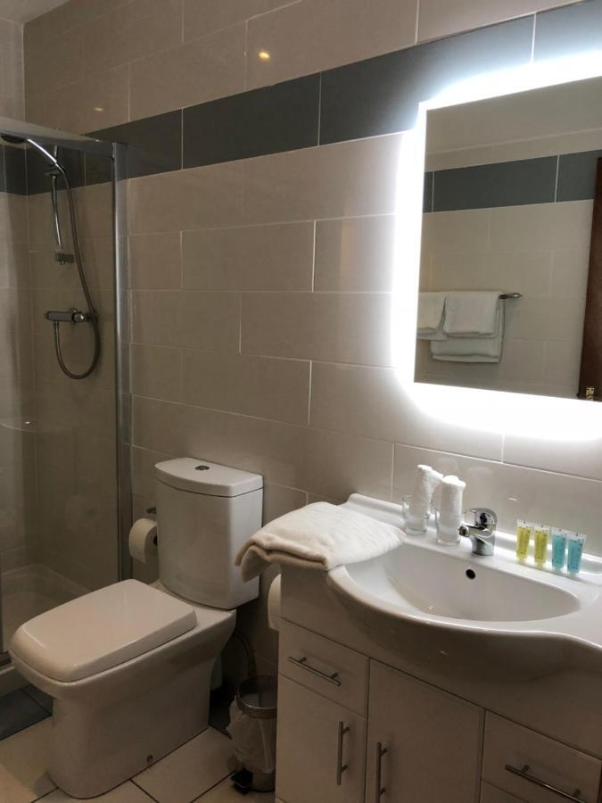Tully'S Hotel Castlerea Extérieur photo
